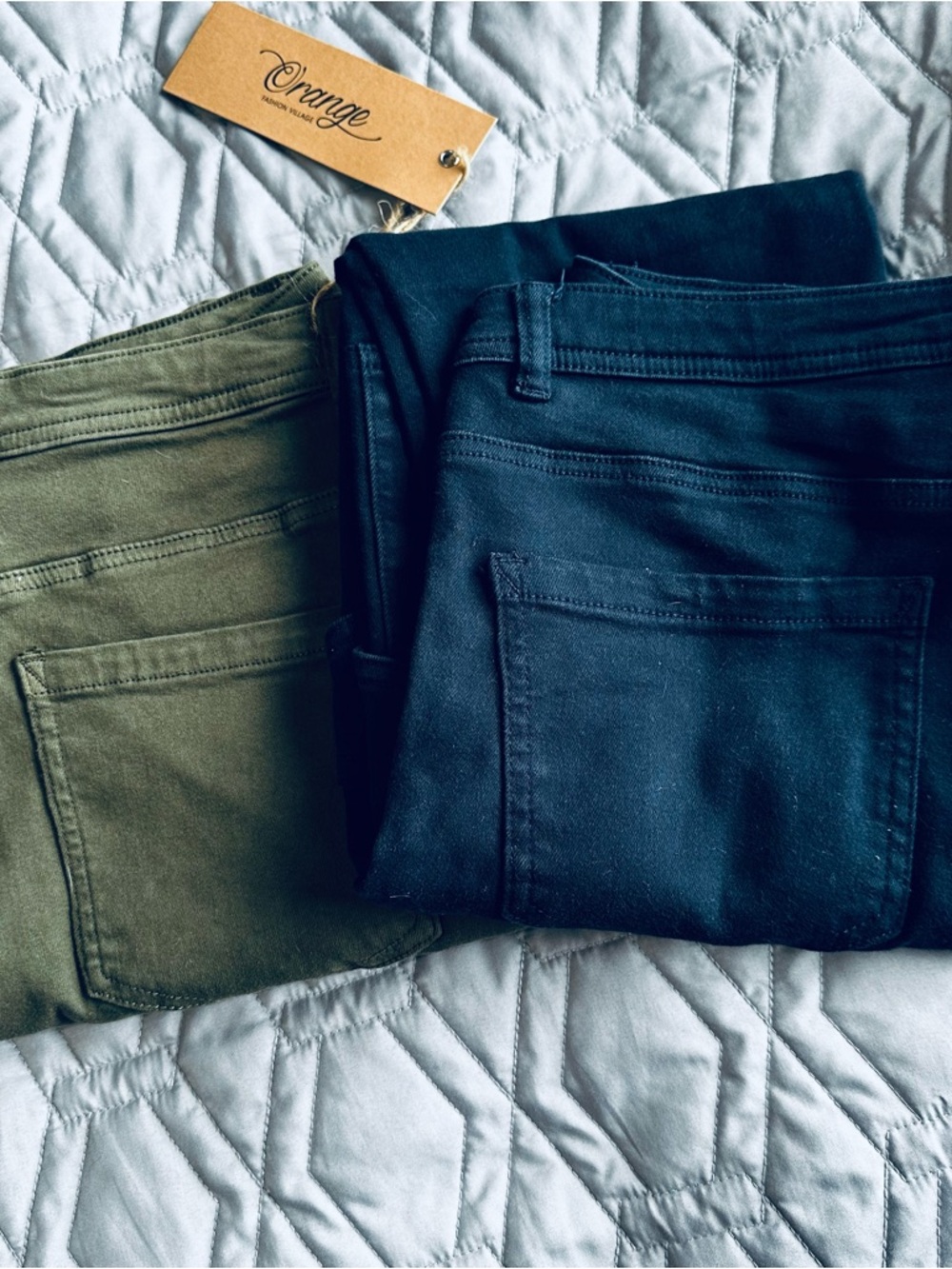 Sz L(12) 🇨🇦⭐️ 2 Pairs 1 NWT Orange Mid Rise Army Green and Navy Cargo Jeans